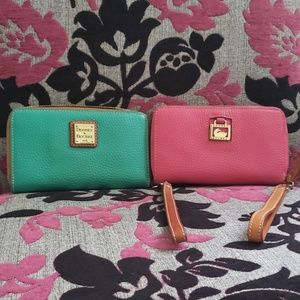 Dooney & Bourke wristlet